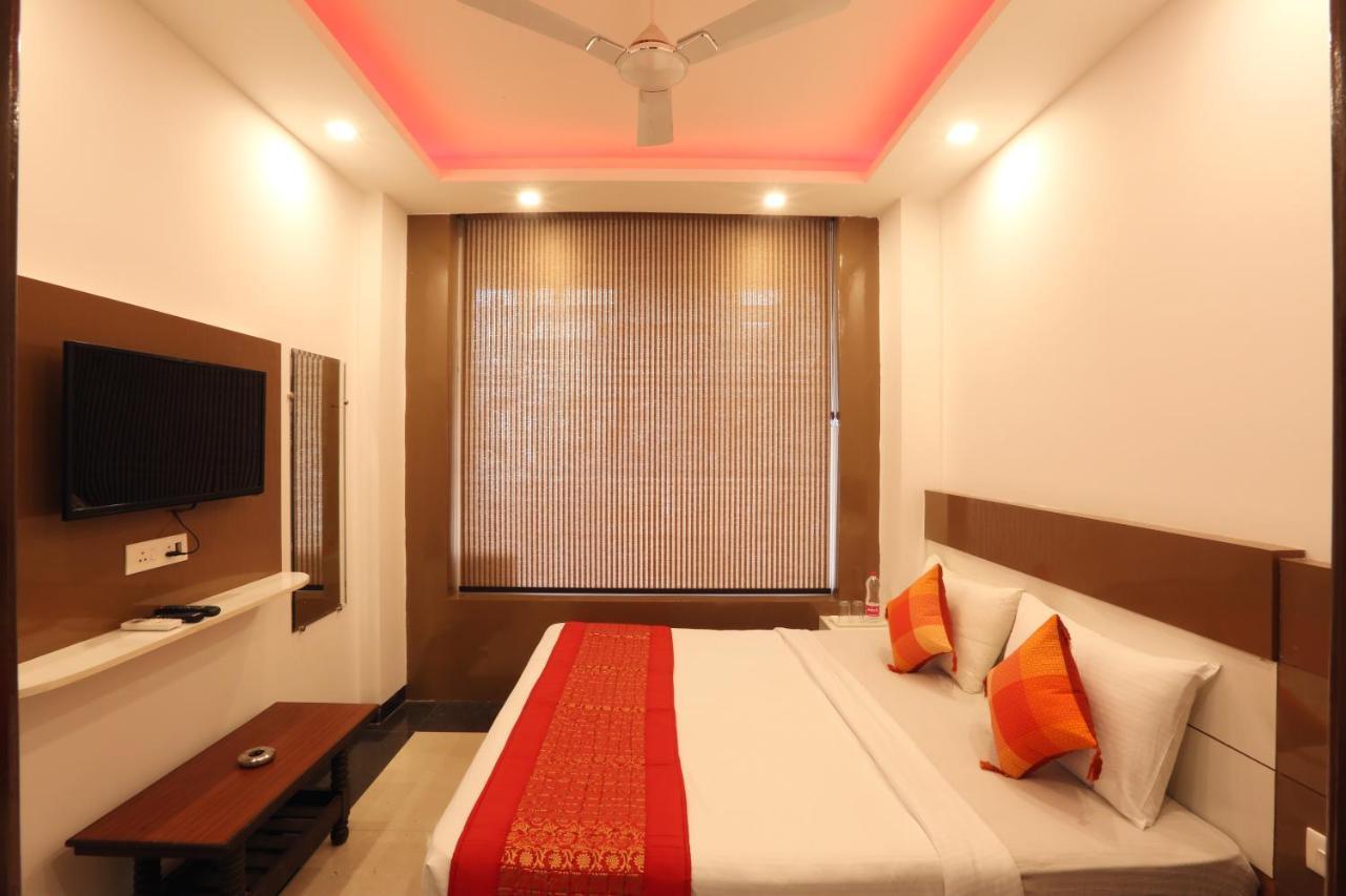 Hotel Sky Wood At Airport New Delhi Luaran gambar
