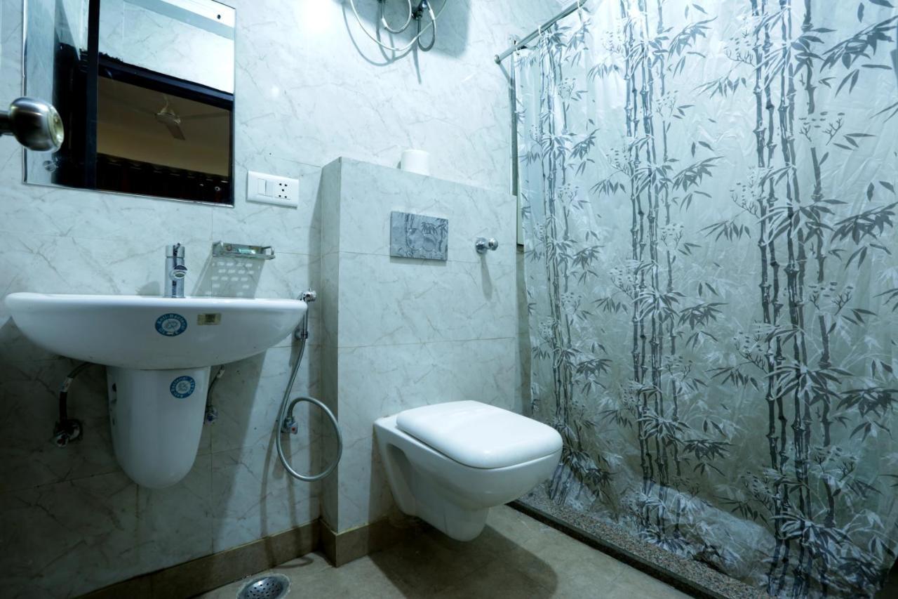 Hotel Sky Wood At Airport New Delhi Luaran gambar