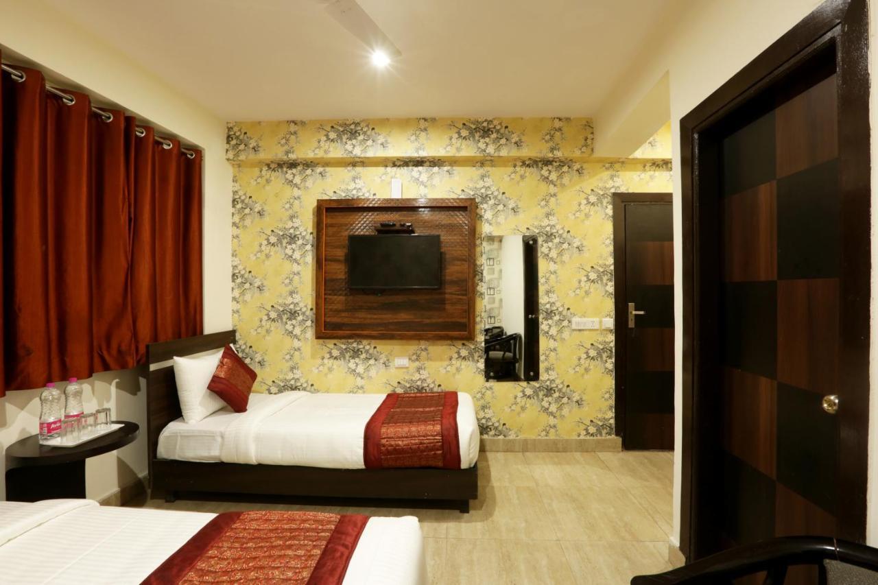 Hotel Sky Wood At Airport New Delhi Luaran gambar