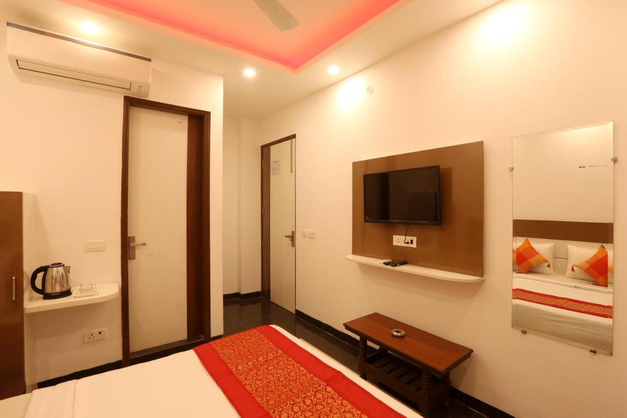 Hotel Sky Wood At Airport New Delhi Luaran gambar